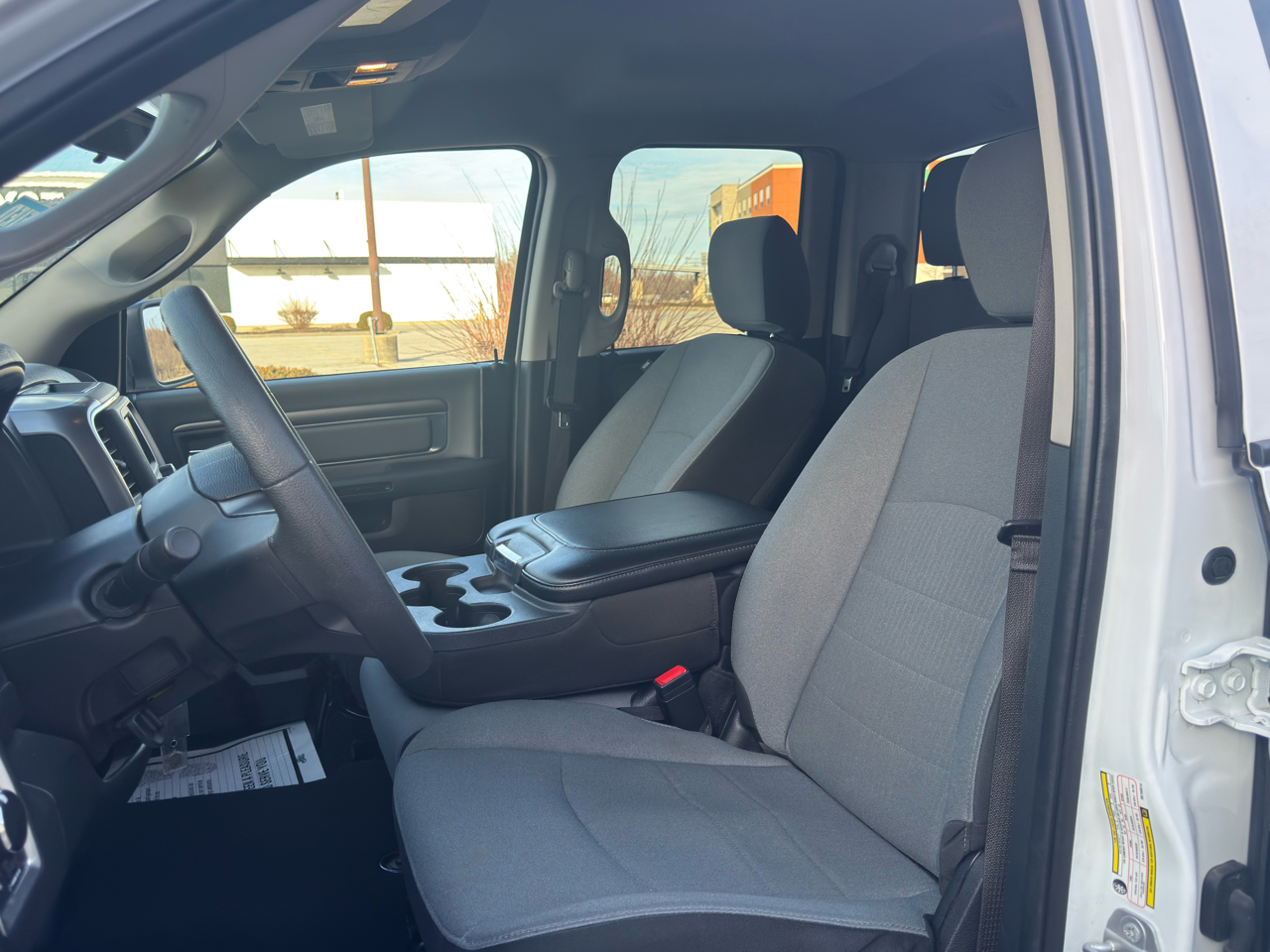 RAM 1500 Classic  2024