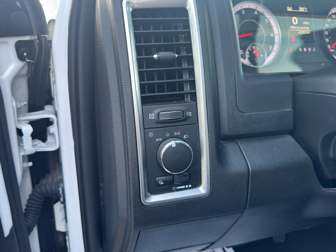 RAM 1500 Classic  2024