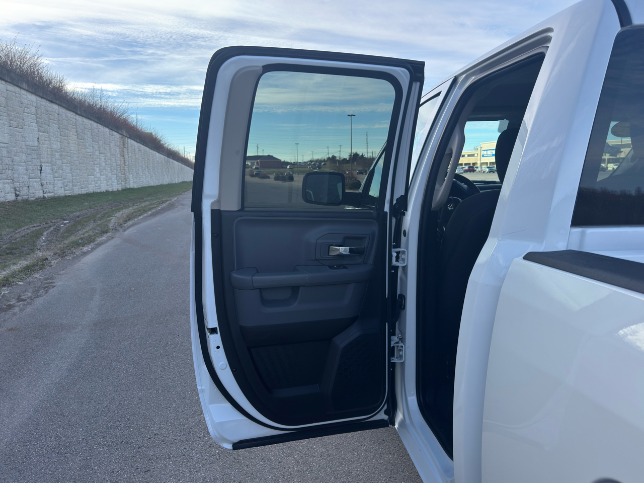 RAM 1500 Classic  2024