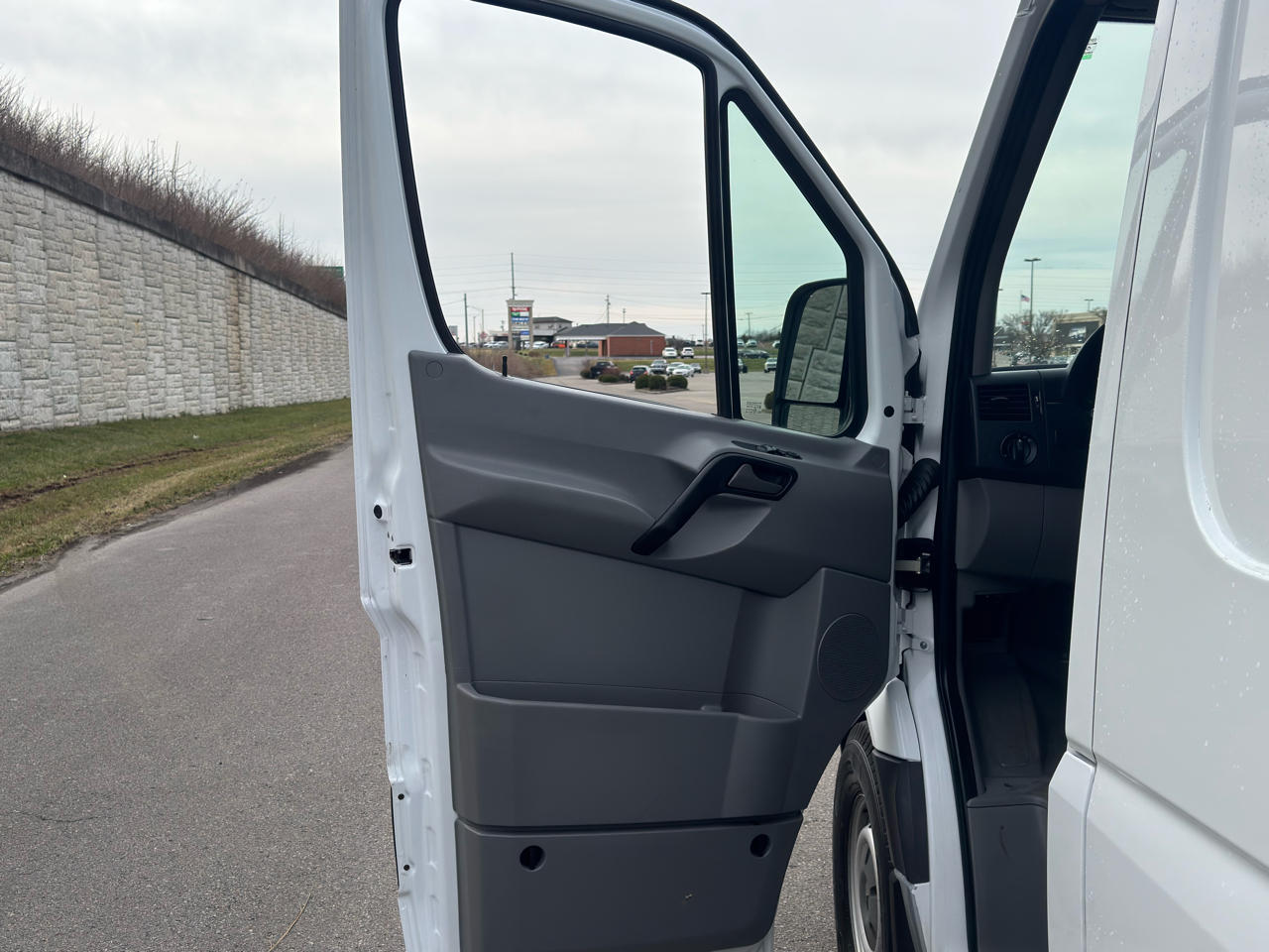 Mercedes-Benz Sprinter Cargo Vans  2014