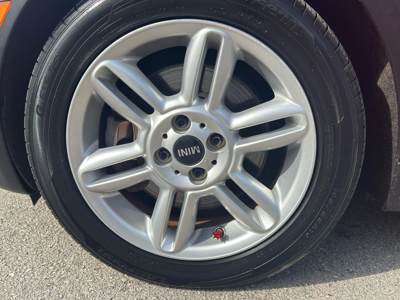 MINI Cooper Clubman S 2011