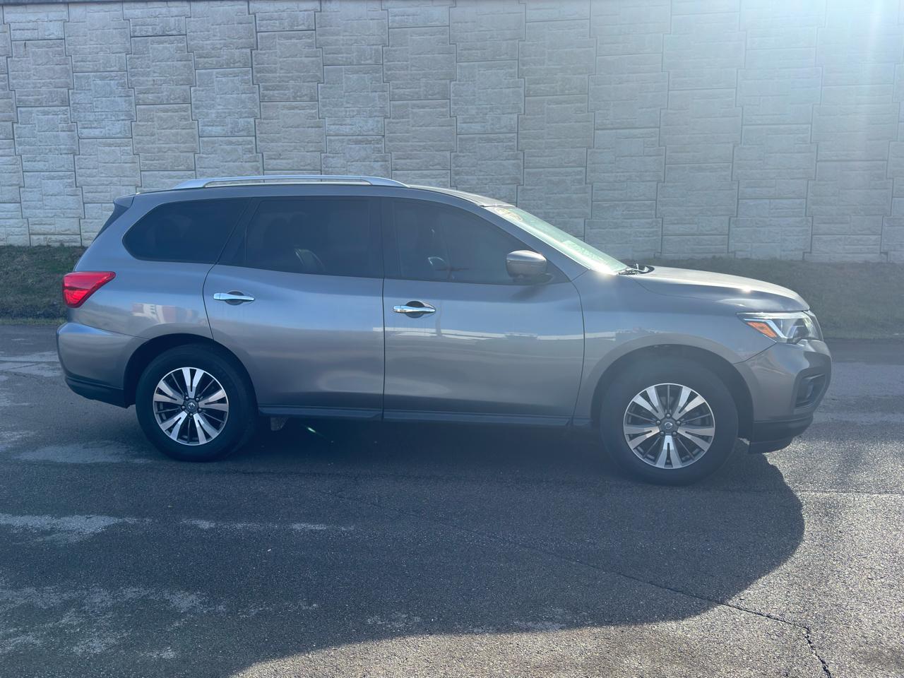 Nissan Pathfinder  2020