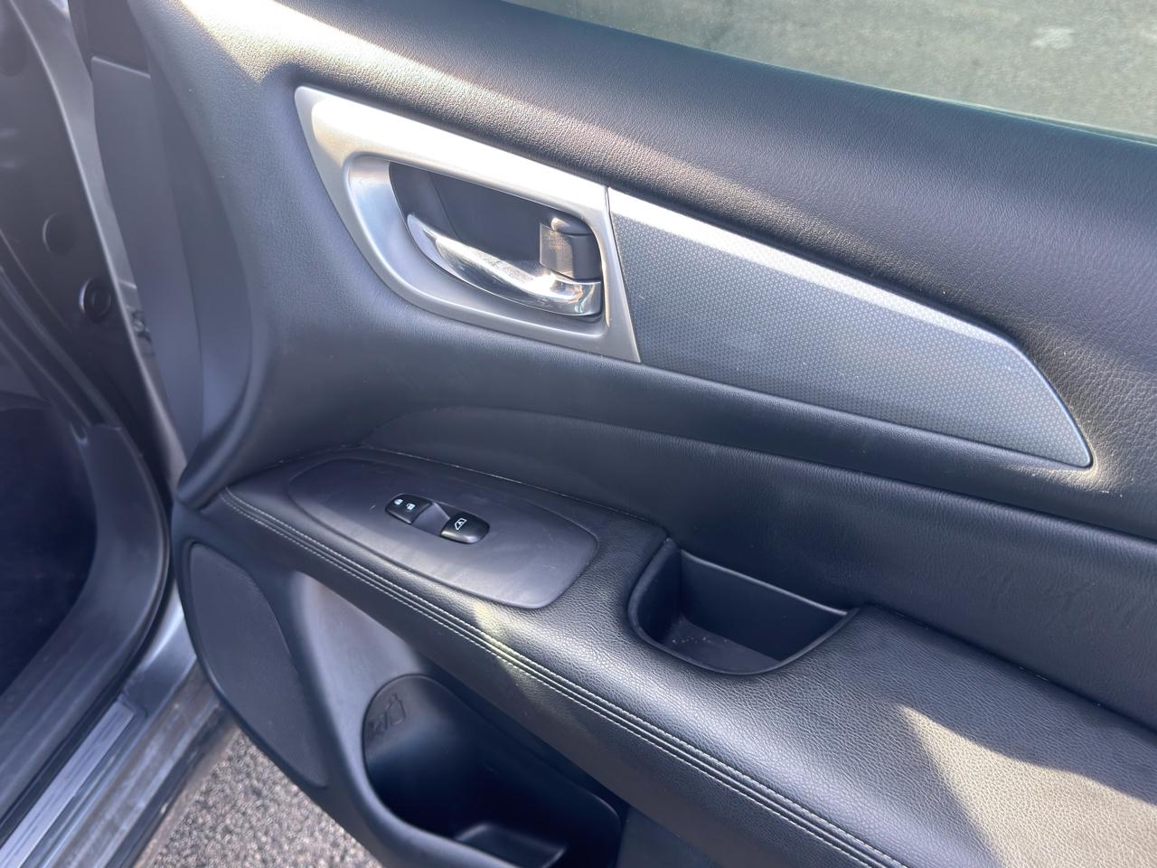 Nissan Pathfinder  2020