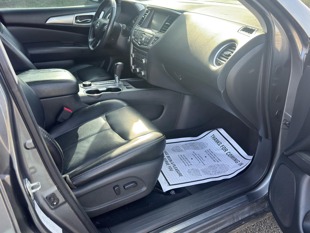 Nissan Pathfinder  2020