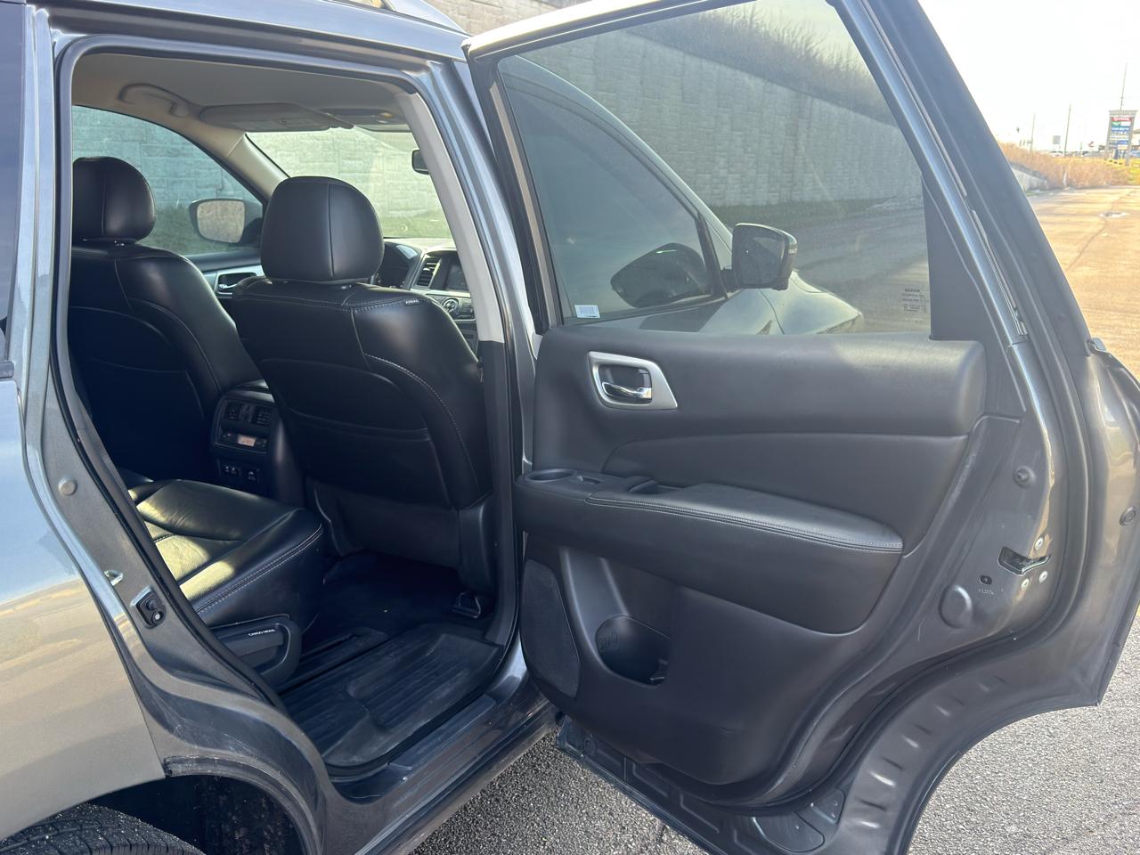 Nissan Pathfinder  2020