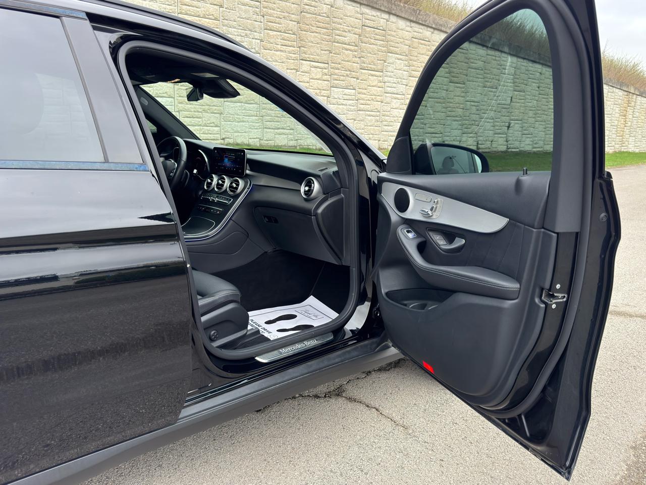 Mercedes-Benz GLC  2022