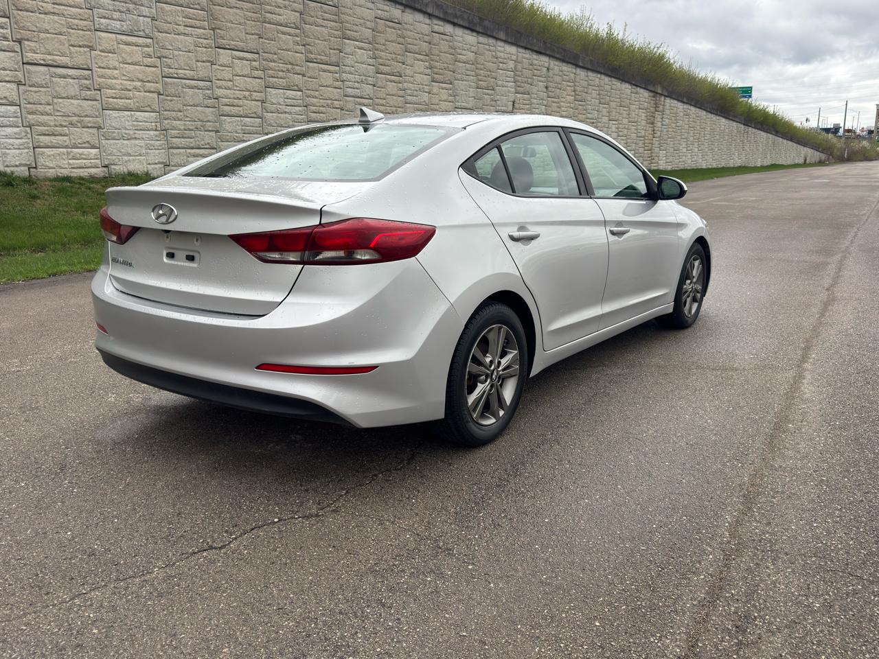 Hyundai Elantra  2018