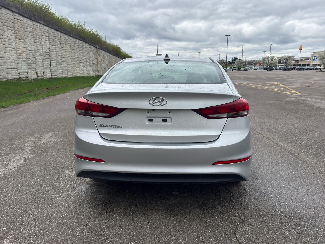 Hyundai Elantra  2018