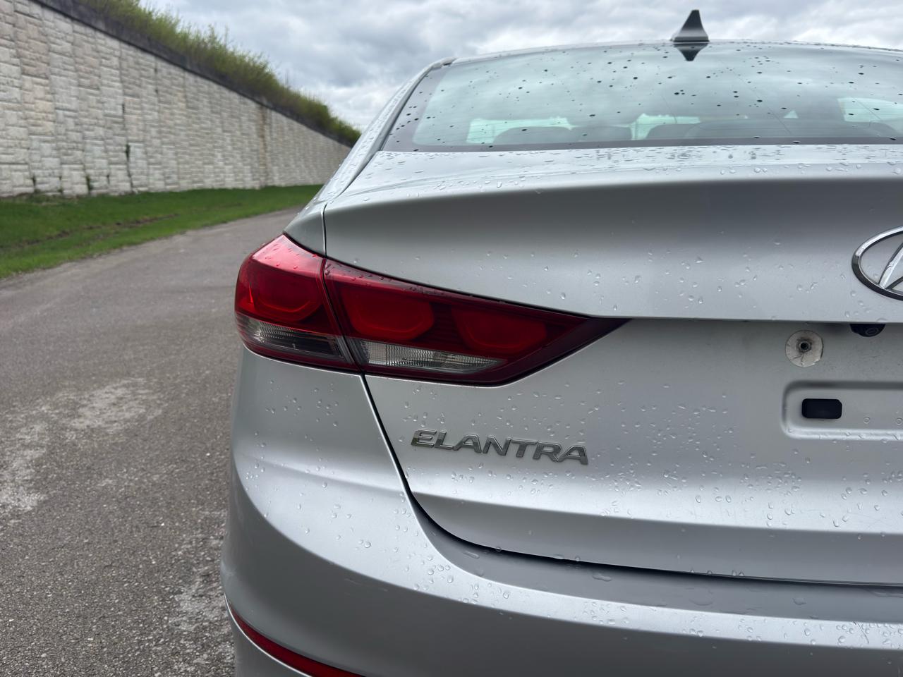 Hyundai Elantra  2018