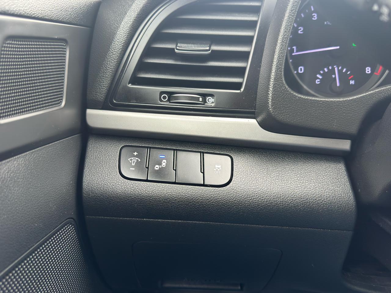 Hyundai Elantra  2018