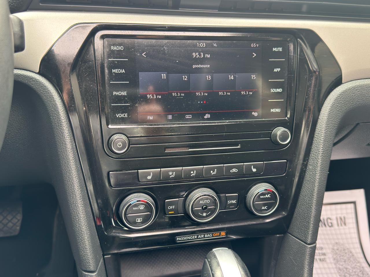 Volkswagen Passat SE 2021