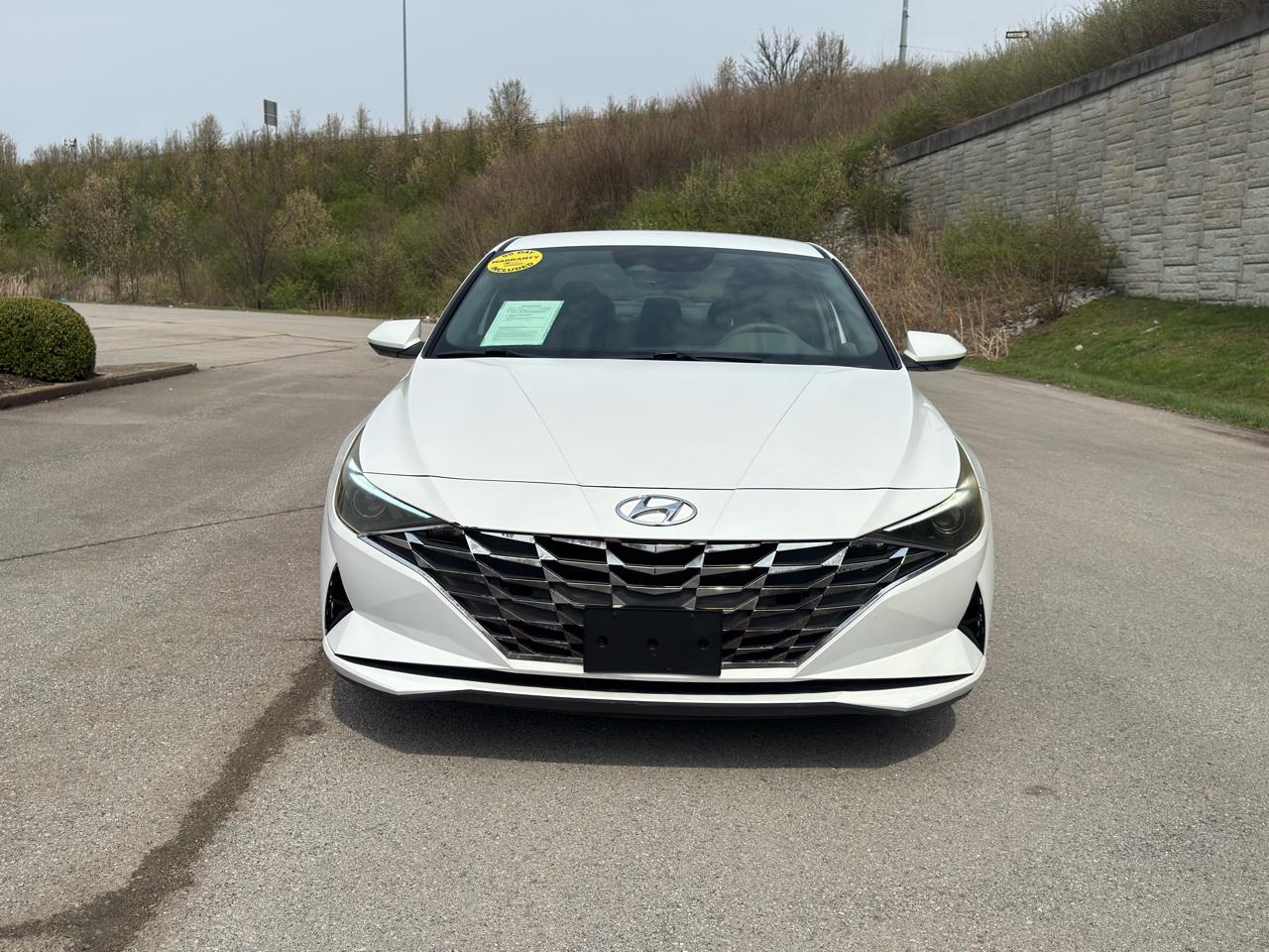 Hyundai Elantra  2021