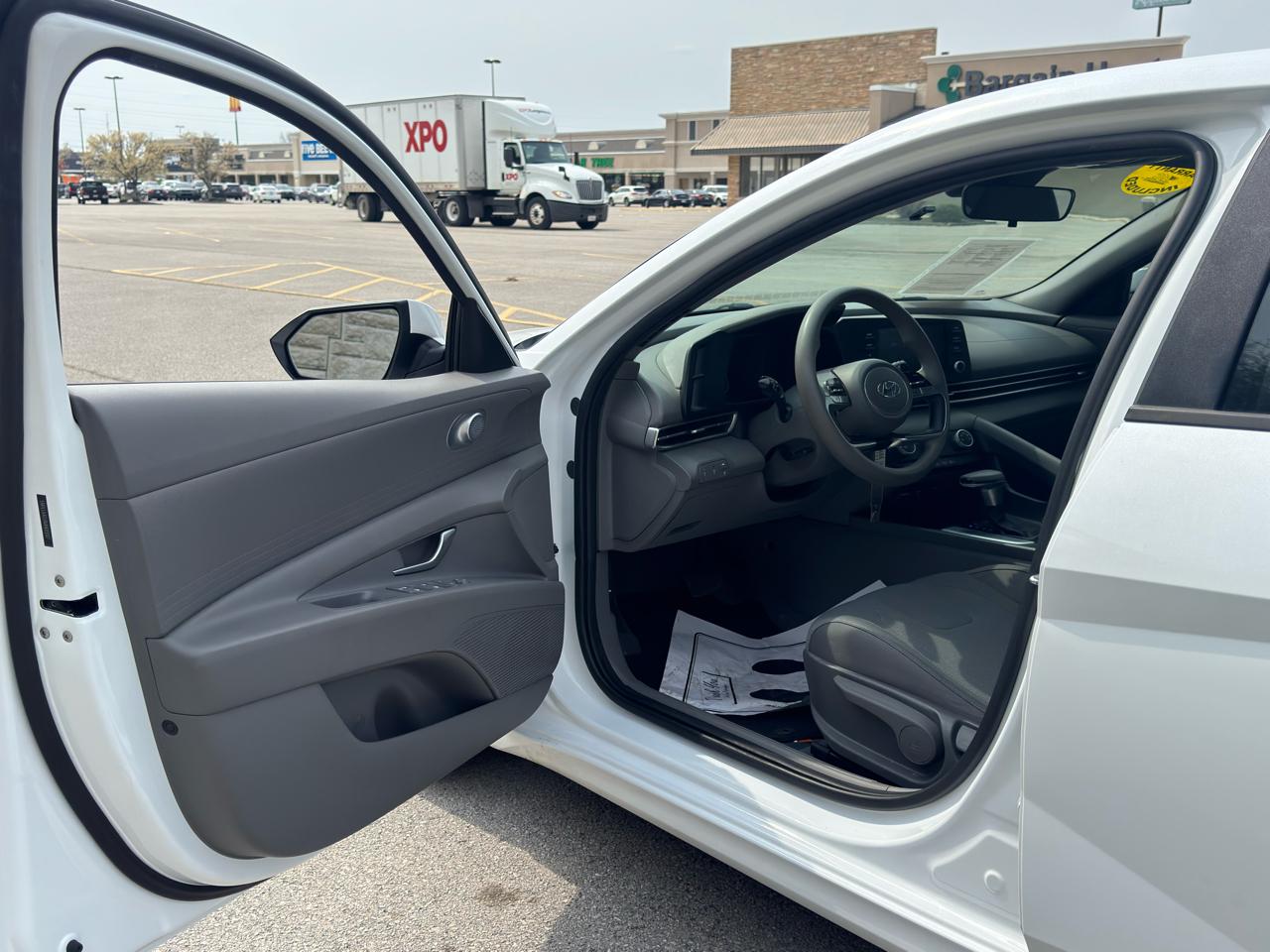 Hyundai Elantra  2021