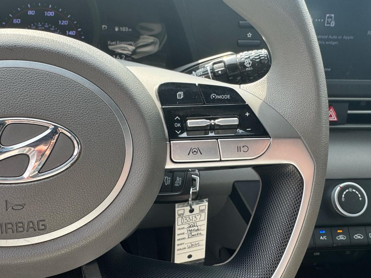 Hyundai Elantra  2021