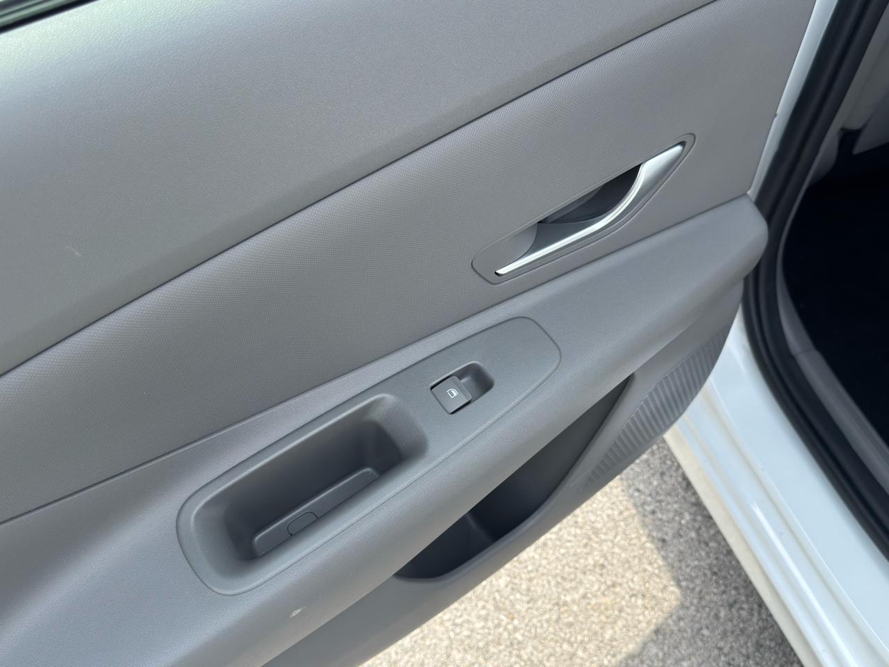 Hyundai Elantra  2021