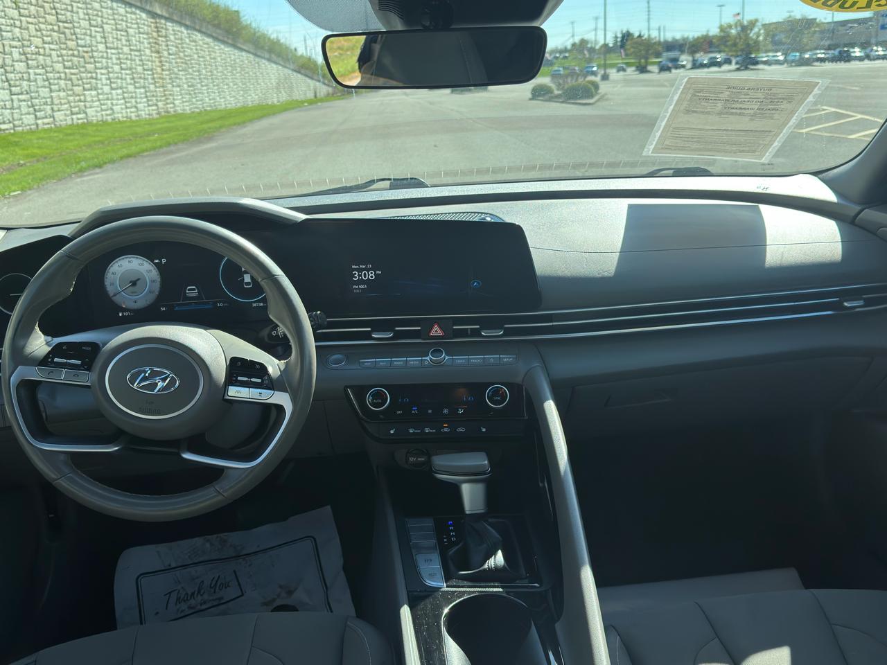 Hyundai Elantra SEL 2023