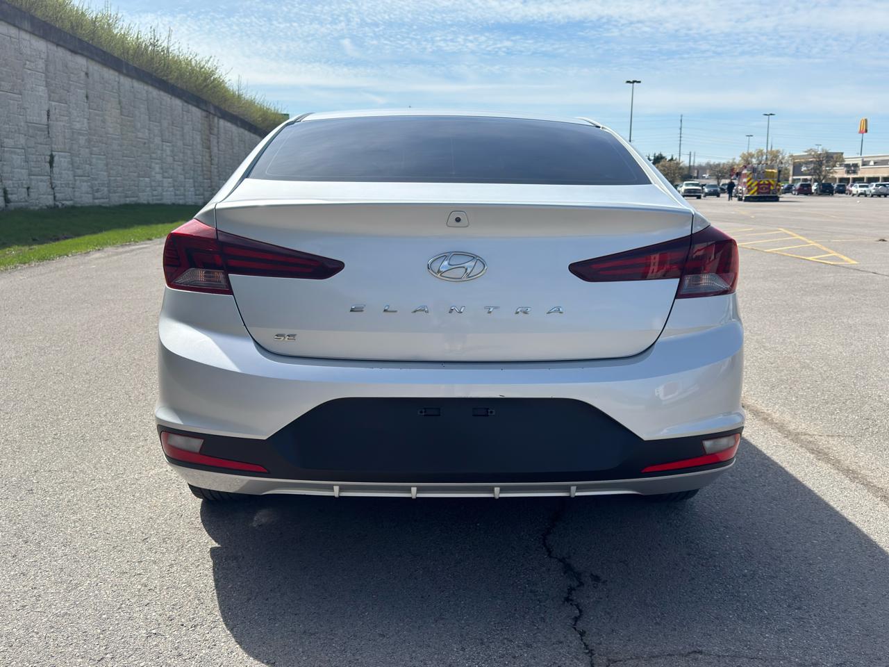 Hyundai Elantra  2020