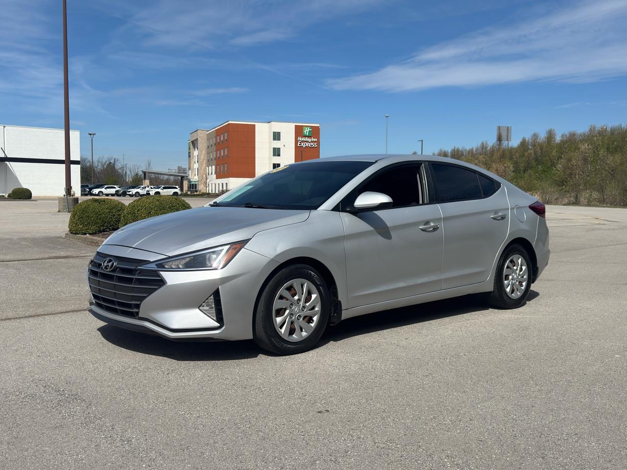 Hyundai Elantra  2020