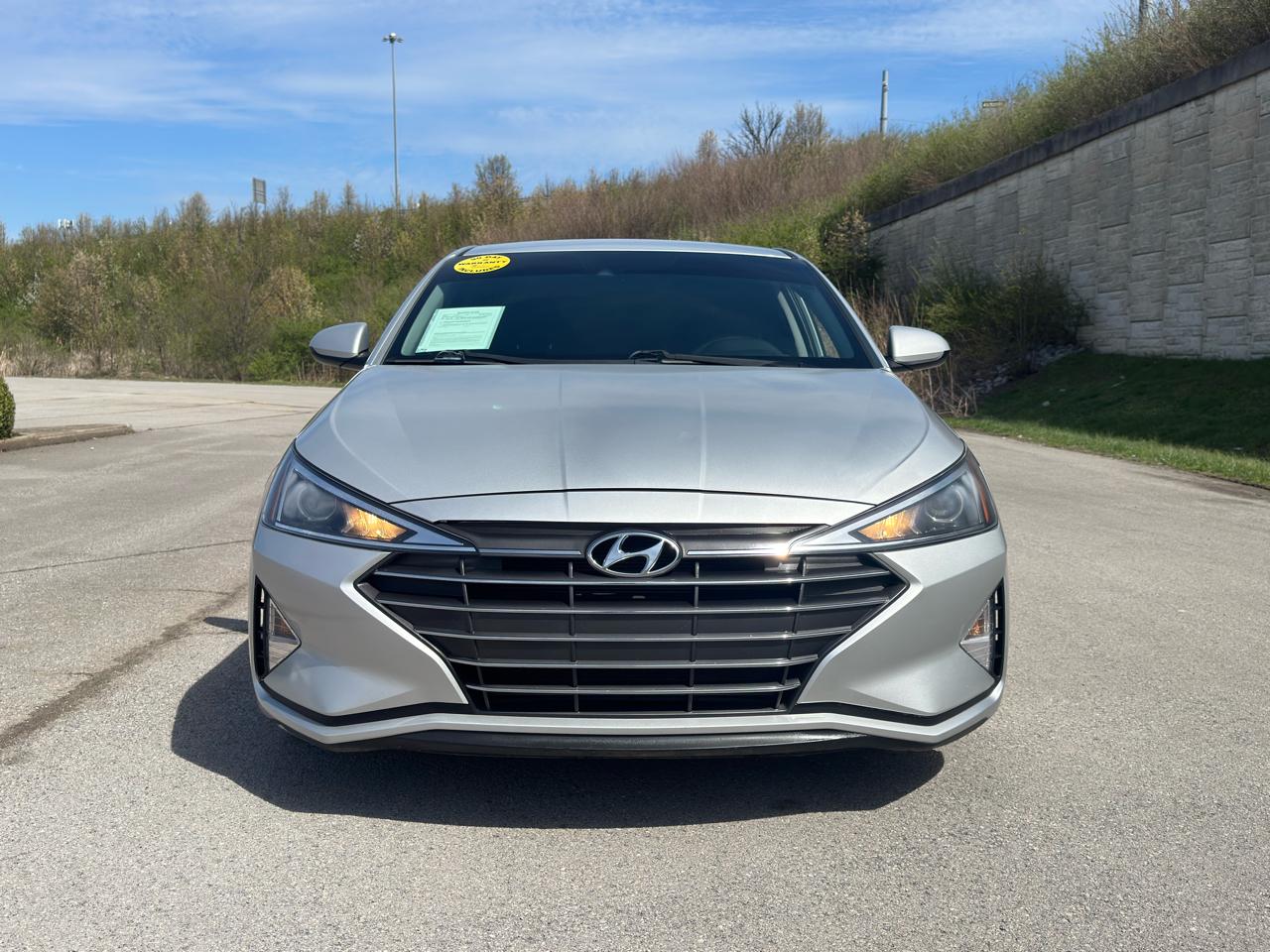 Hyundai Elantra  2020