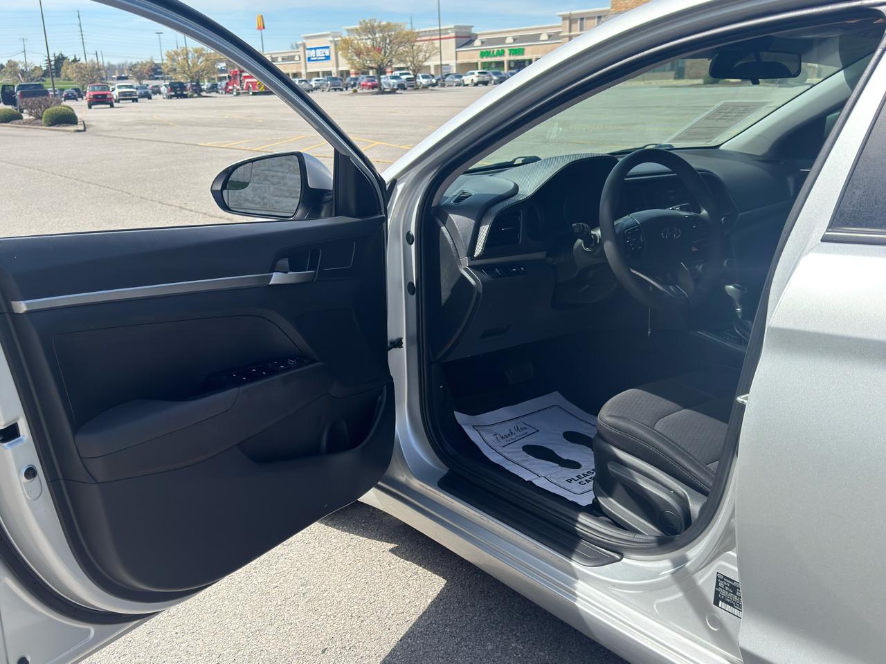 Hyundai Elantra  2020