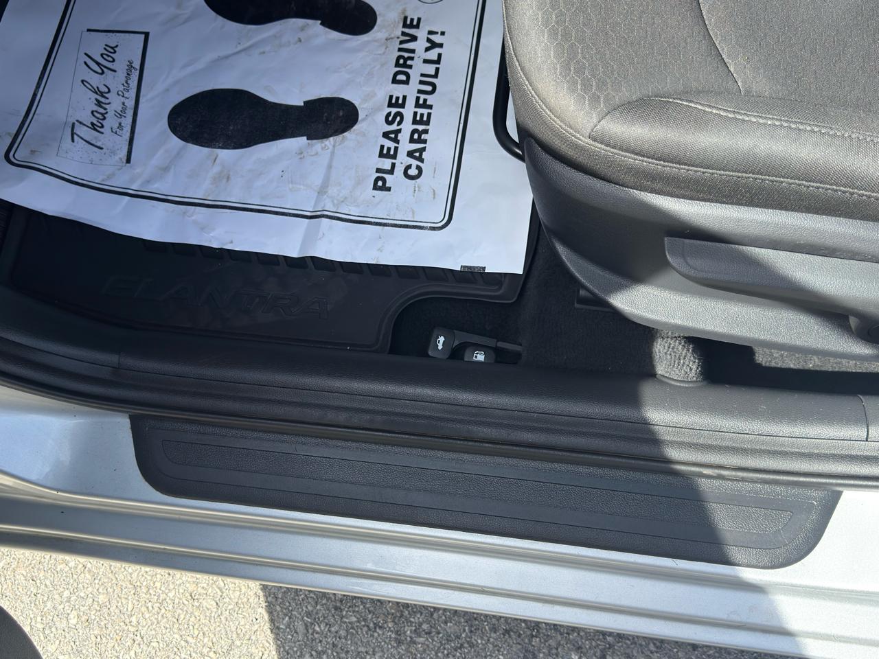 Hyundai Elantra  2020