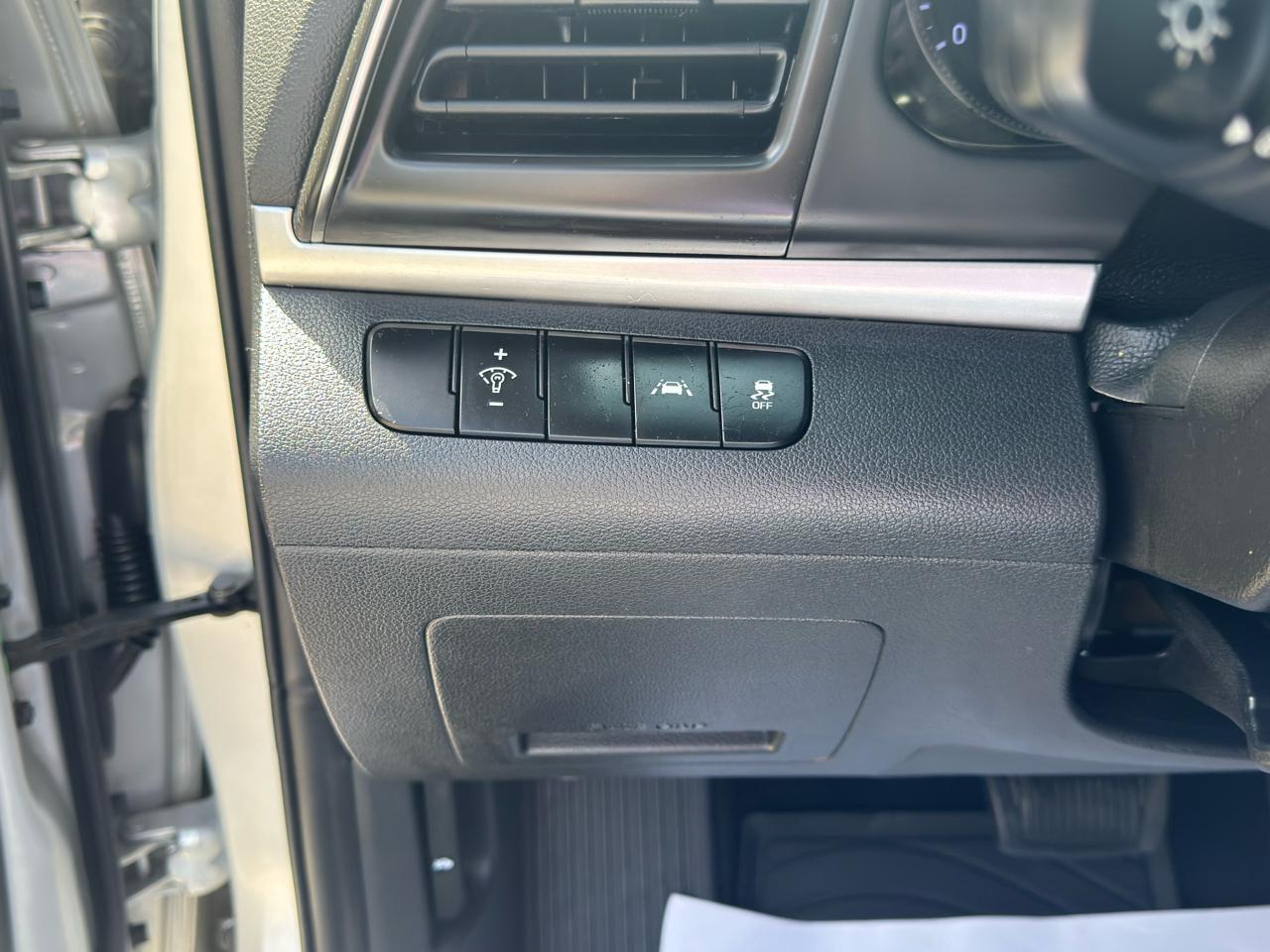 Hyundai Elantra  2020