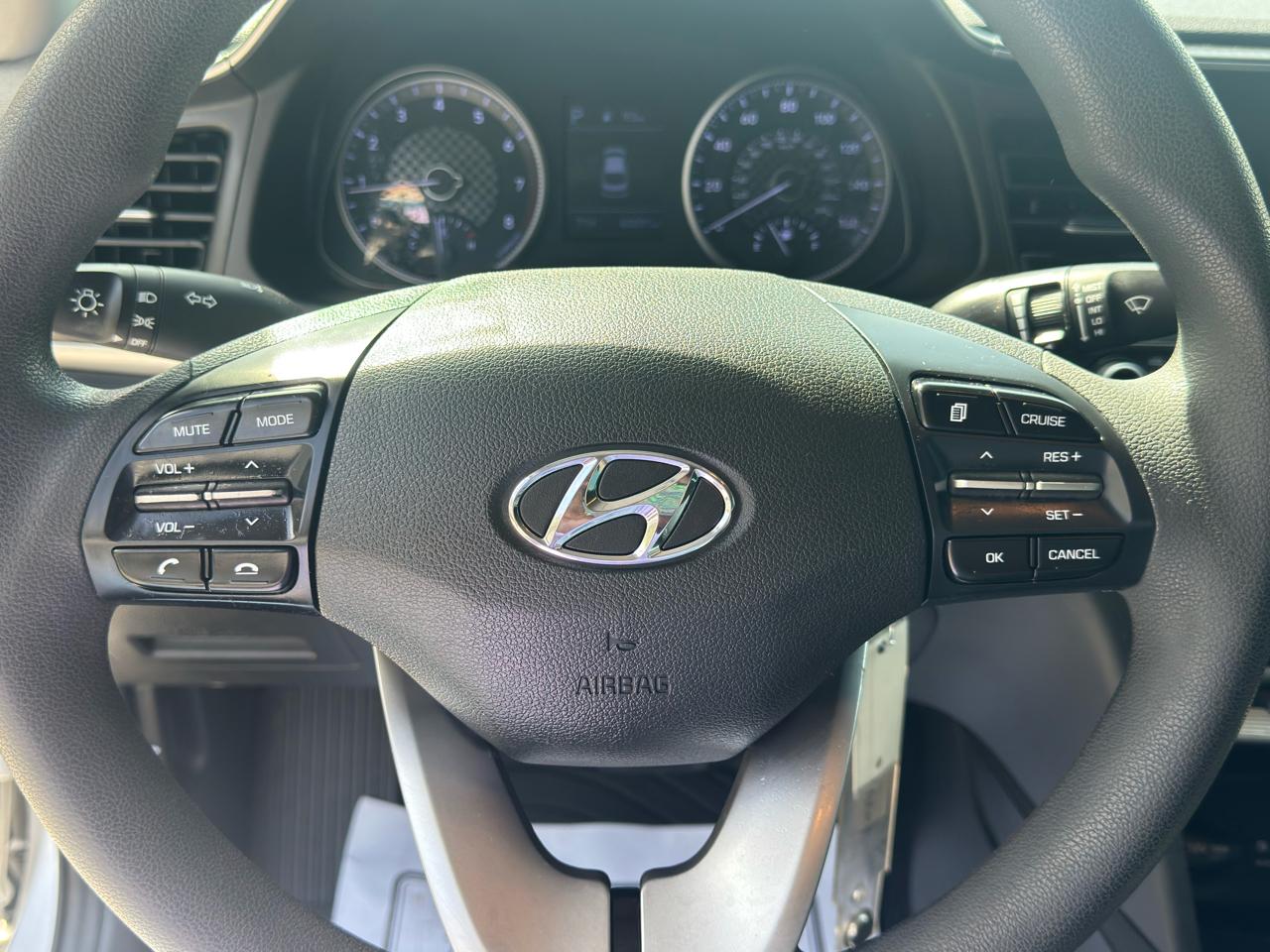 Hyundai Elantra  2020