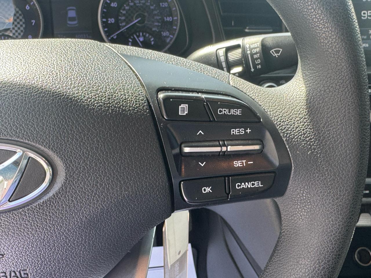 Hyundai Elantra  2020