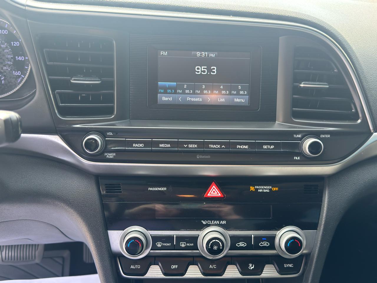 Hyundai Elantra  2020