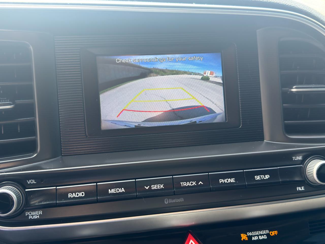 Hyundai Elantra  2020