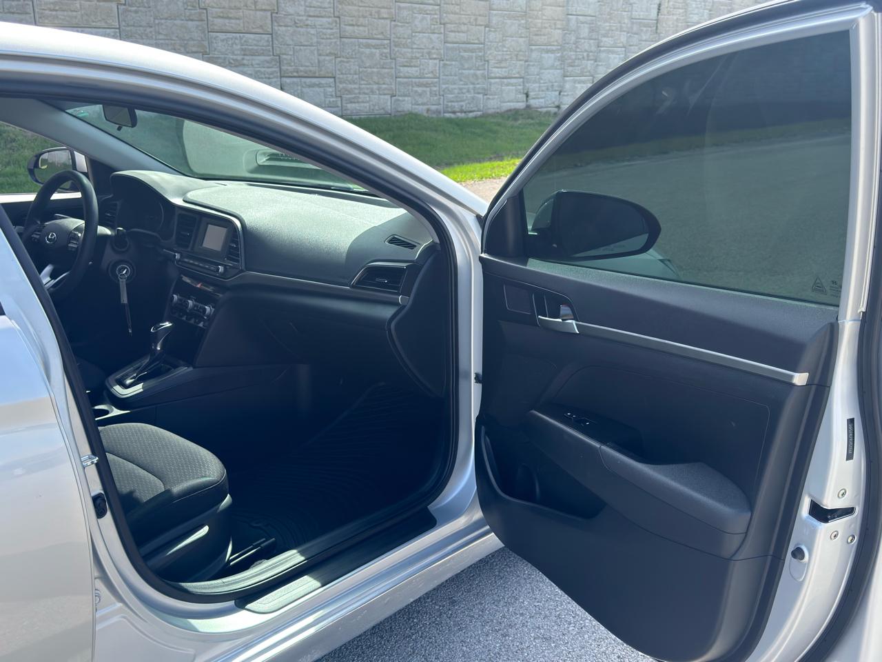 Hyundai Elantra  2020