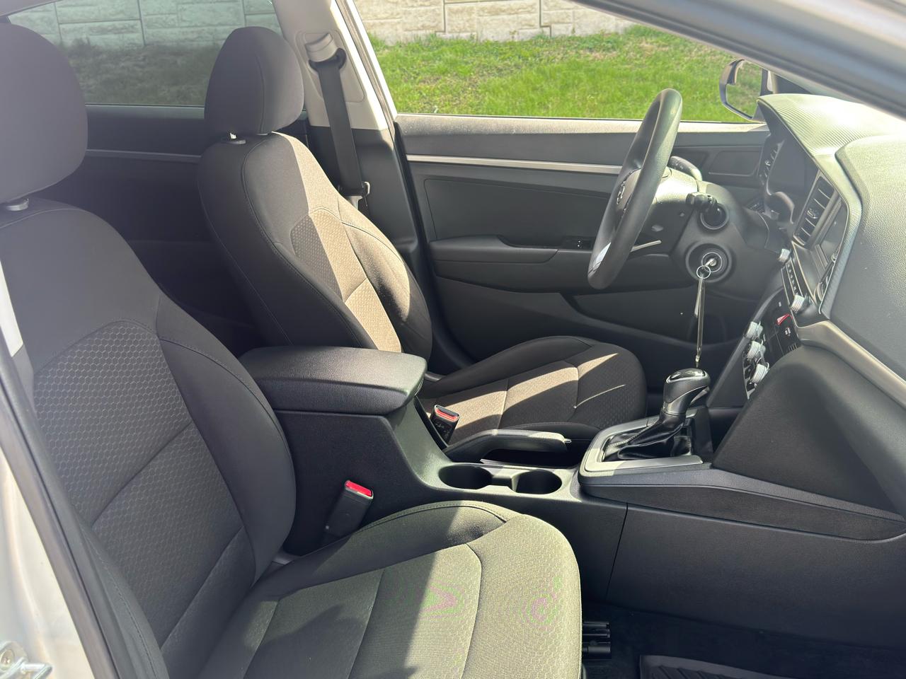 Hyundai Elantra  2020