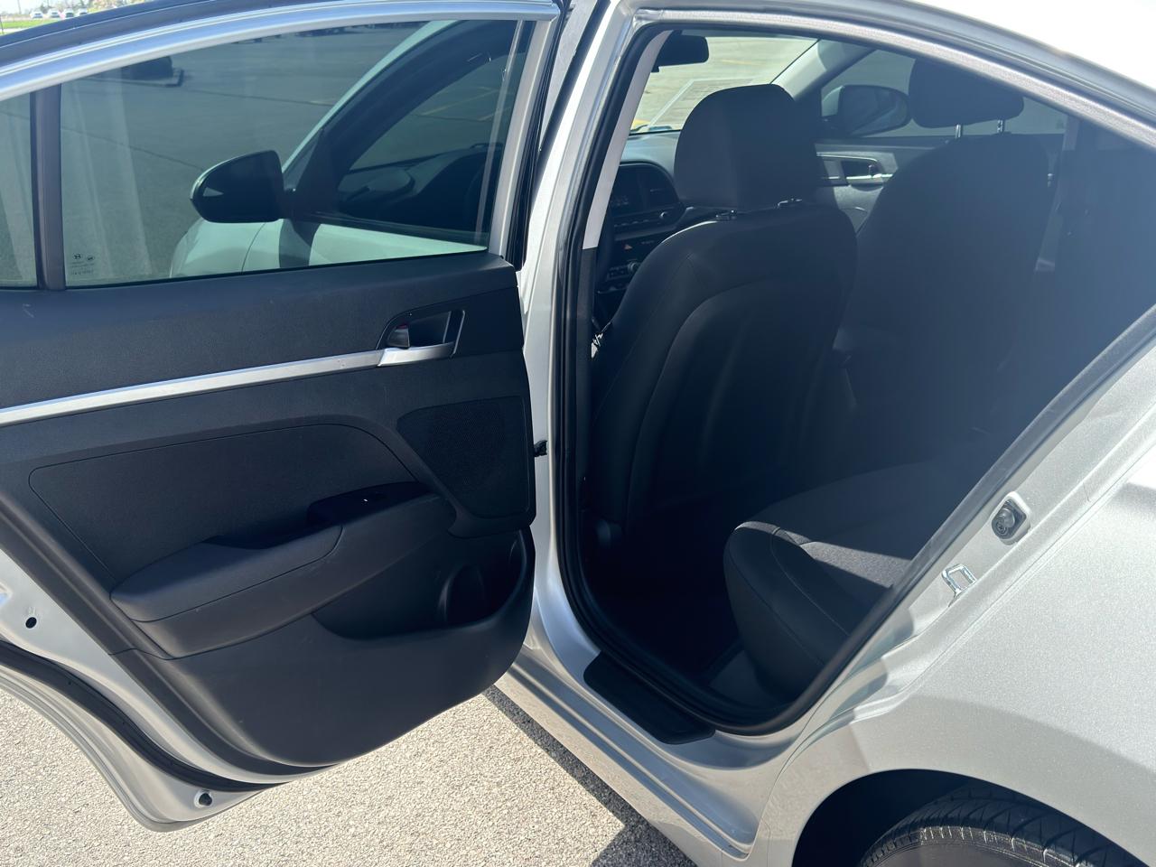 Hyundai Elantra  2020