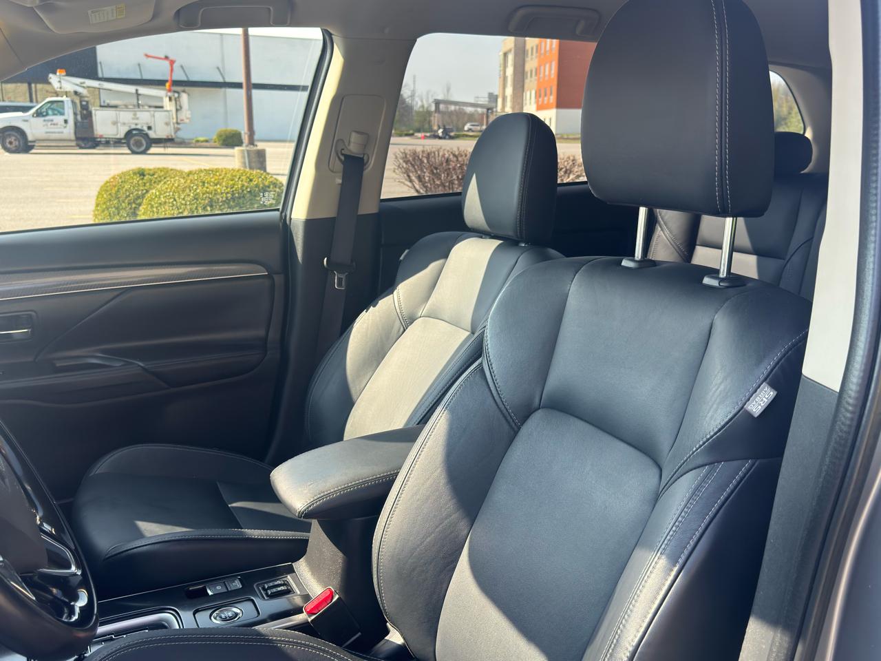 Mitsubishi Outlander SEL 2020