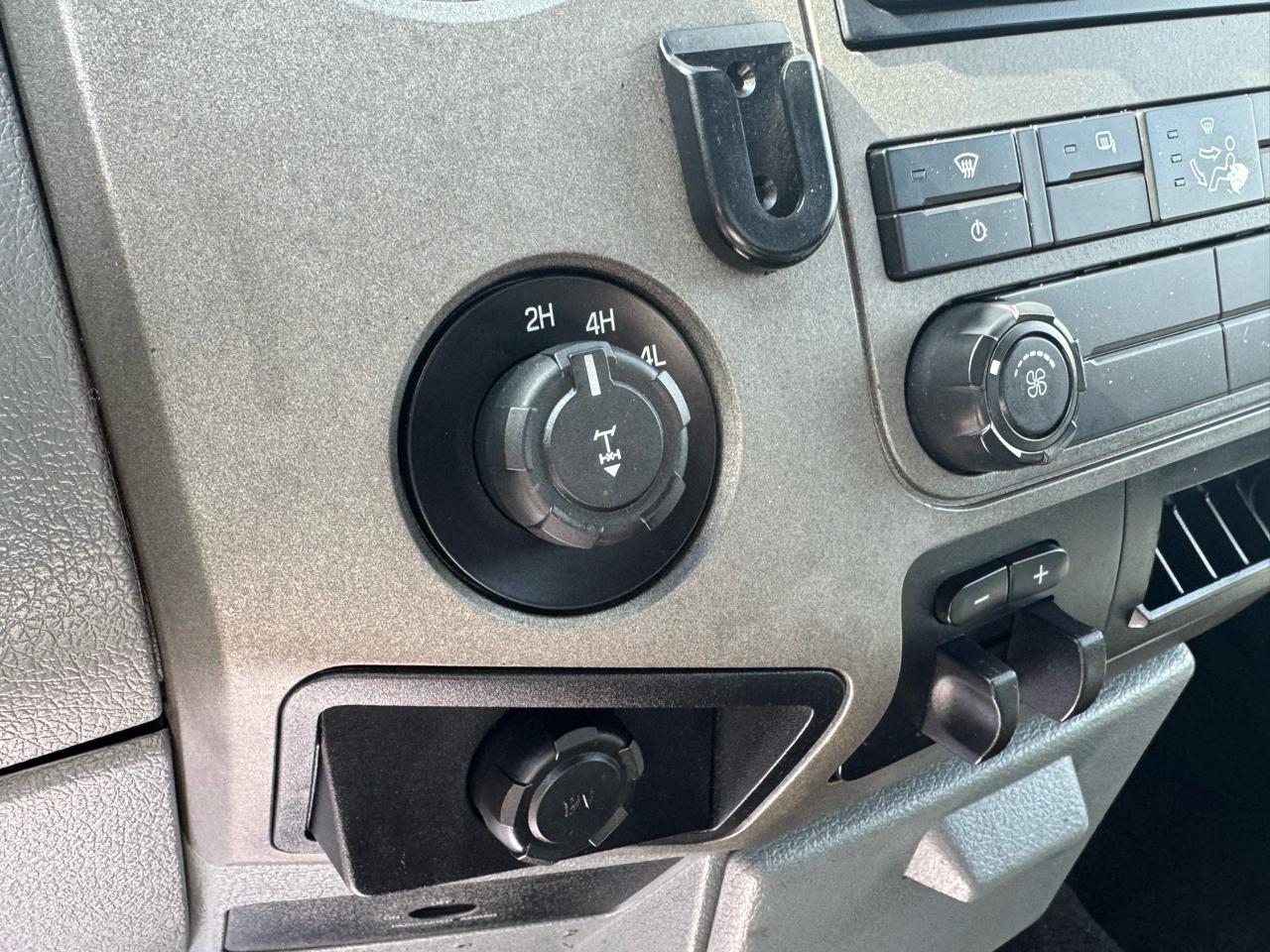 Ford Super Duty F-250 SRW  2011