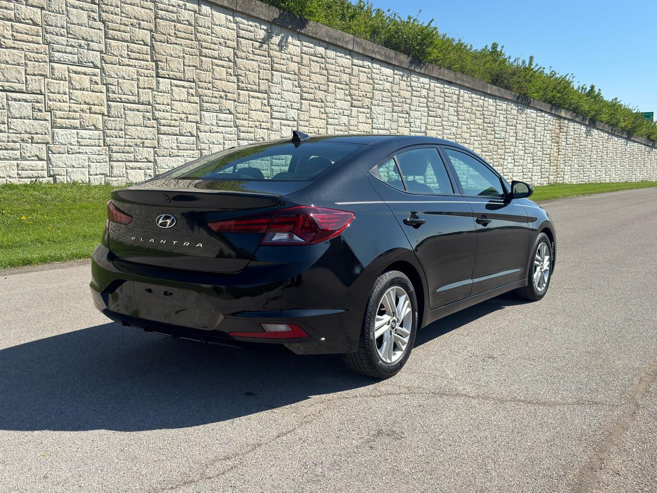 Hyundai Elantra SEL 2020