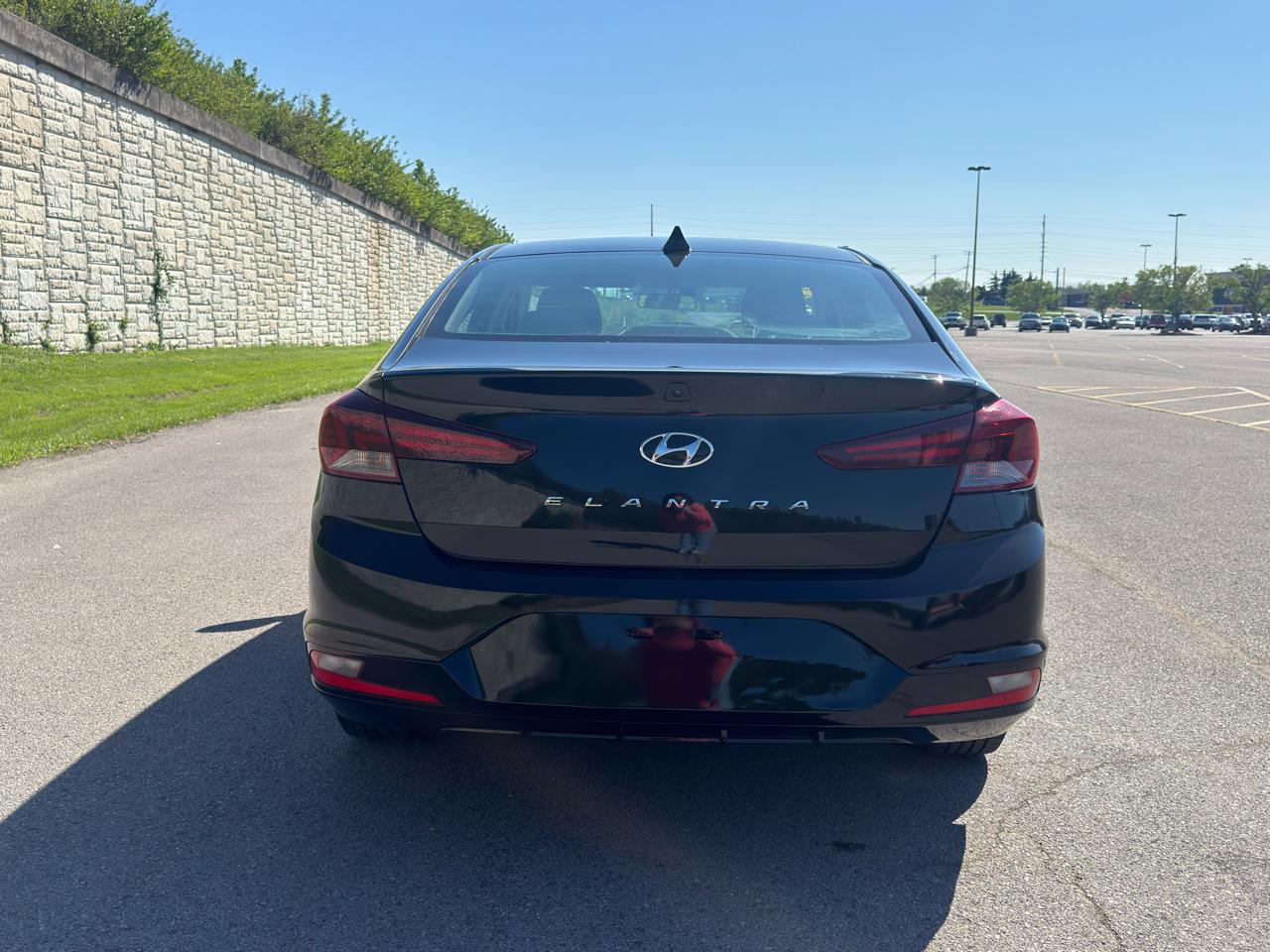 Hyundai Elantra SEL 2020