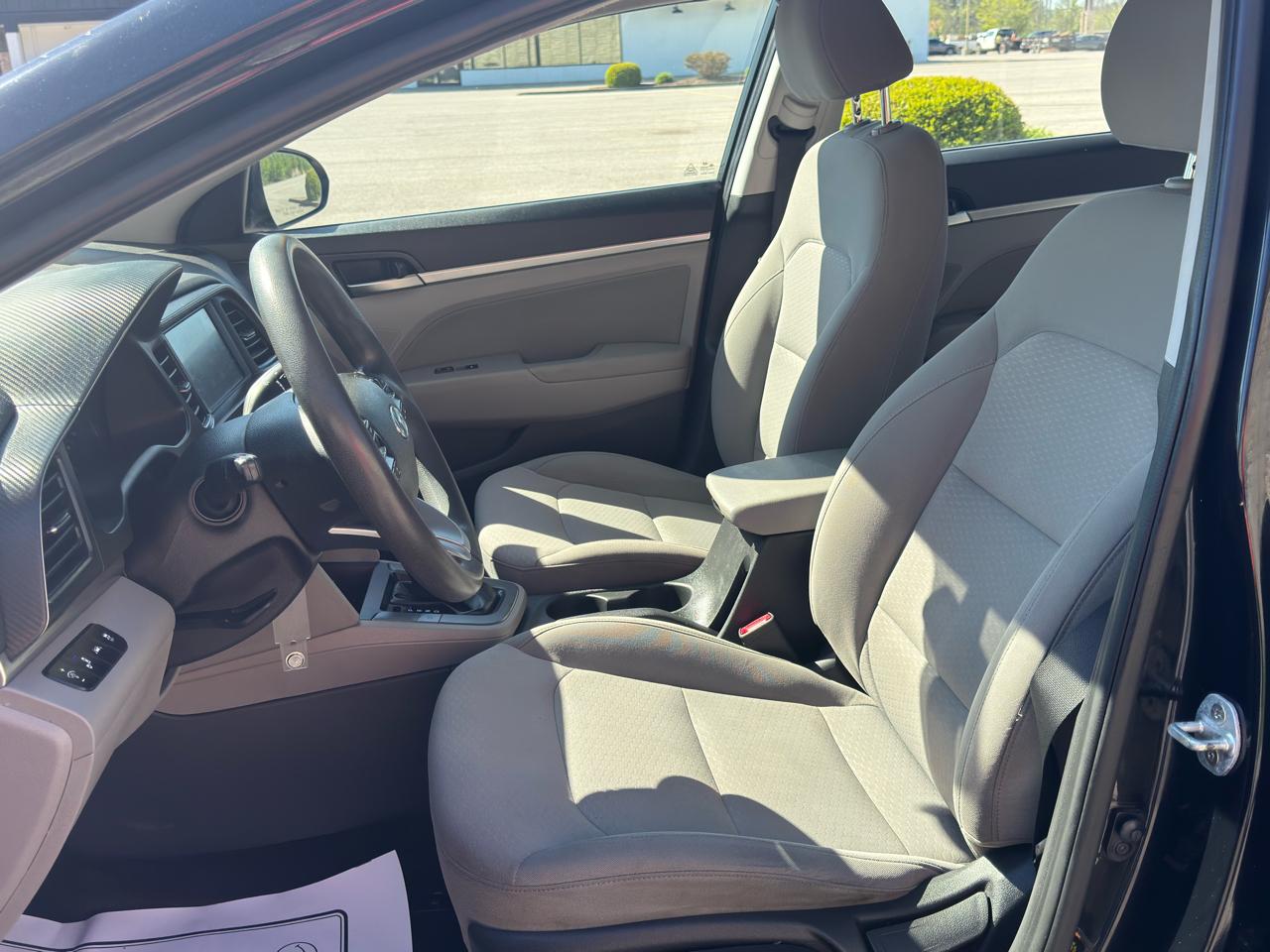 Hyundai Elantra SEL 2020