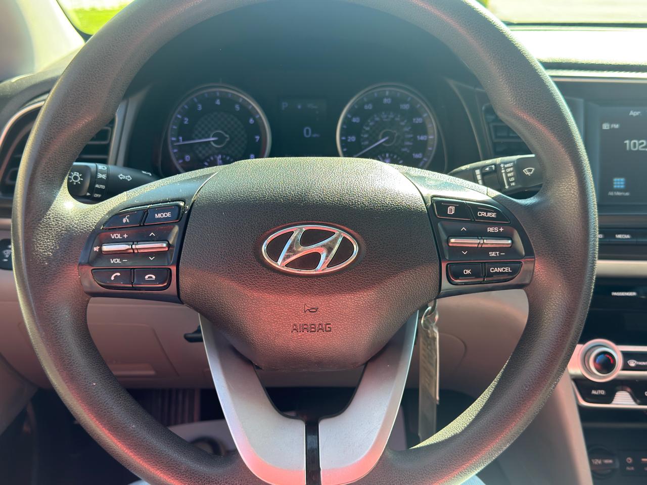 Hyundai Elantra SEL 2020