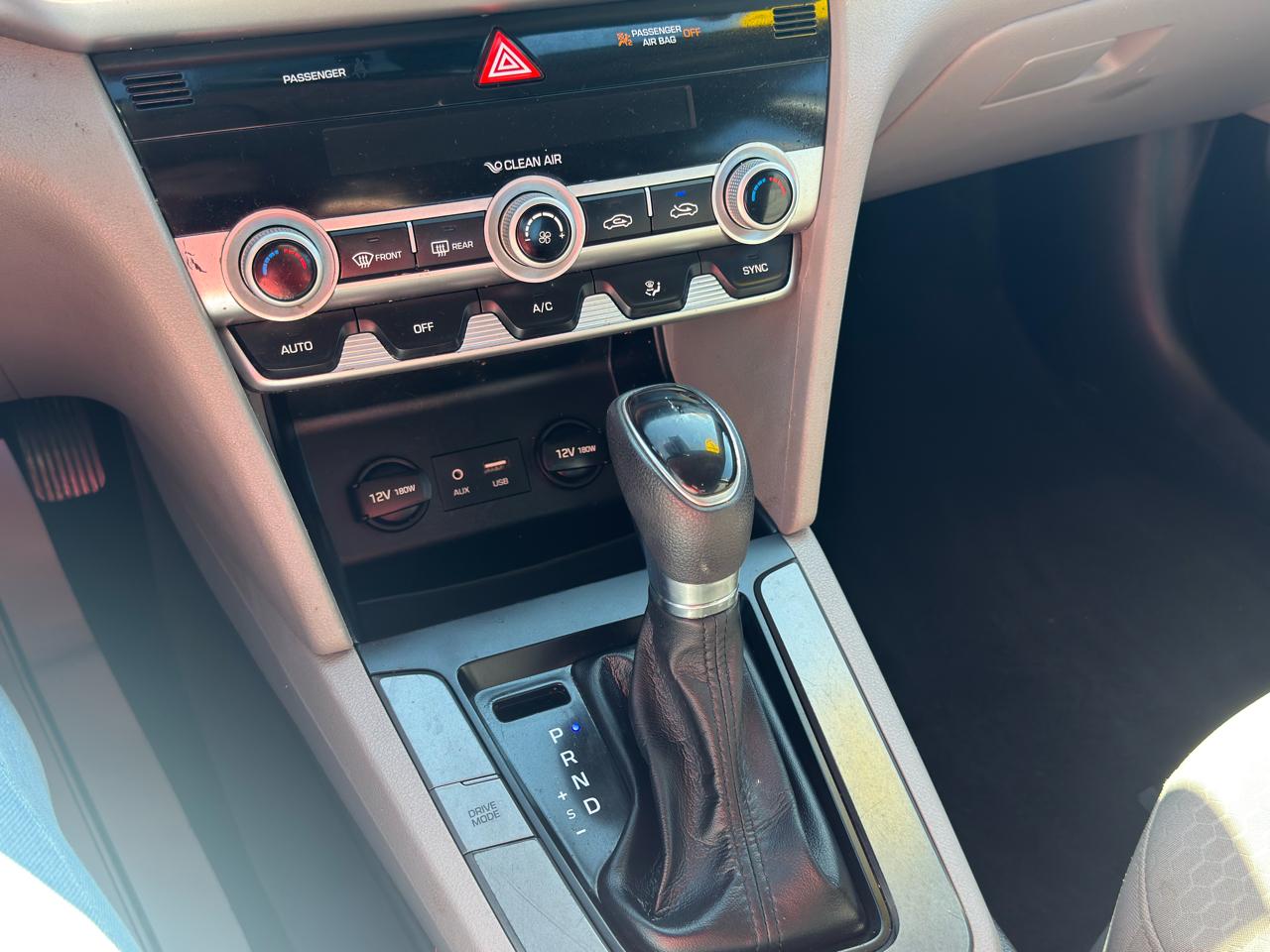 Hyundai Elantra SEL 2020