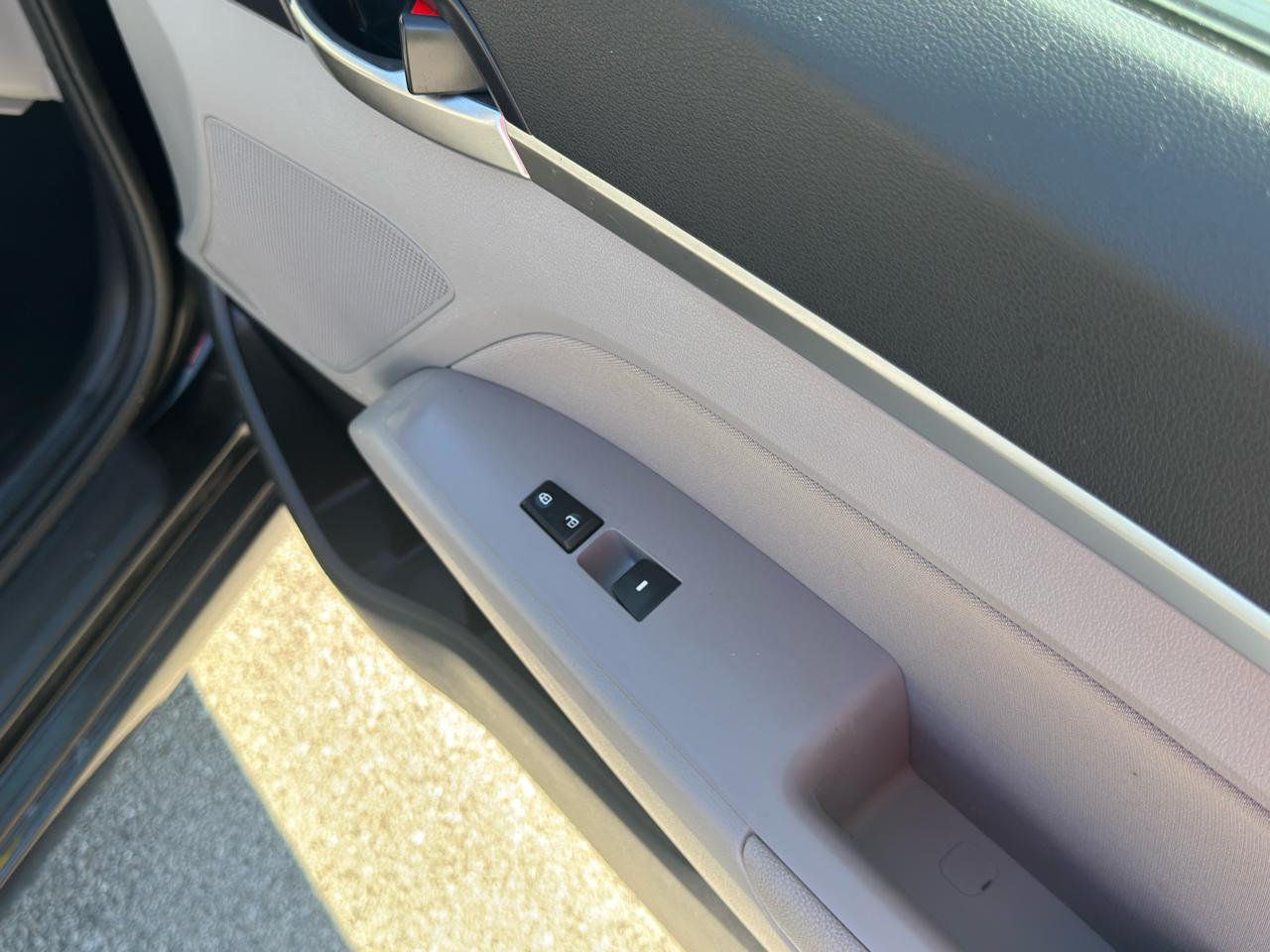 Hyundai Elantra SEL 2020