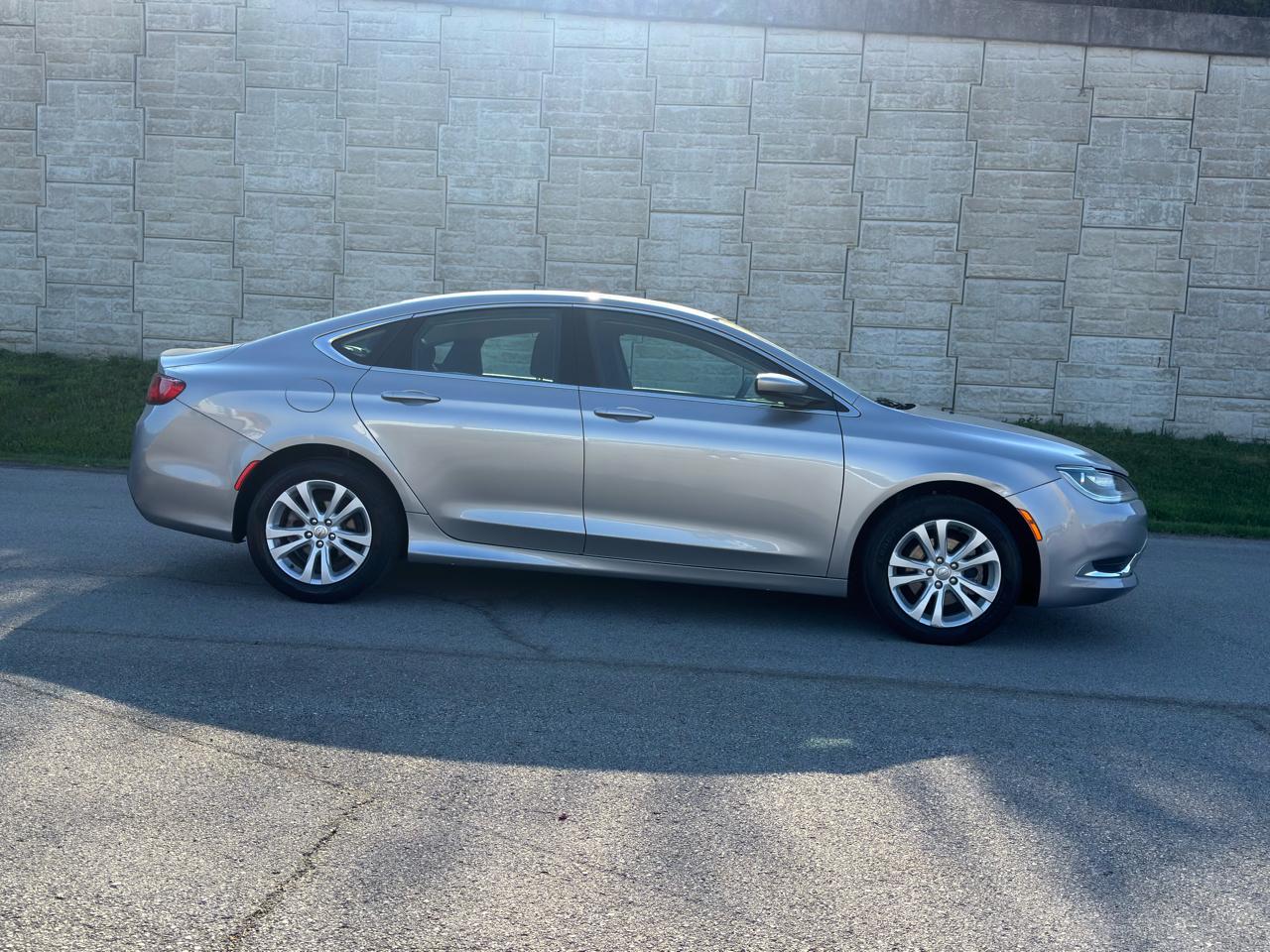 Chrysler 200 Limited FWD 2017
