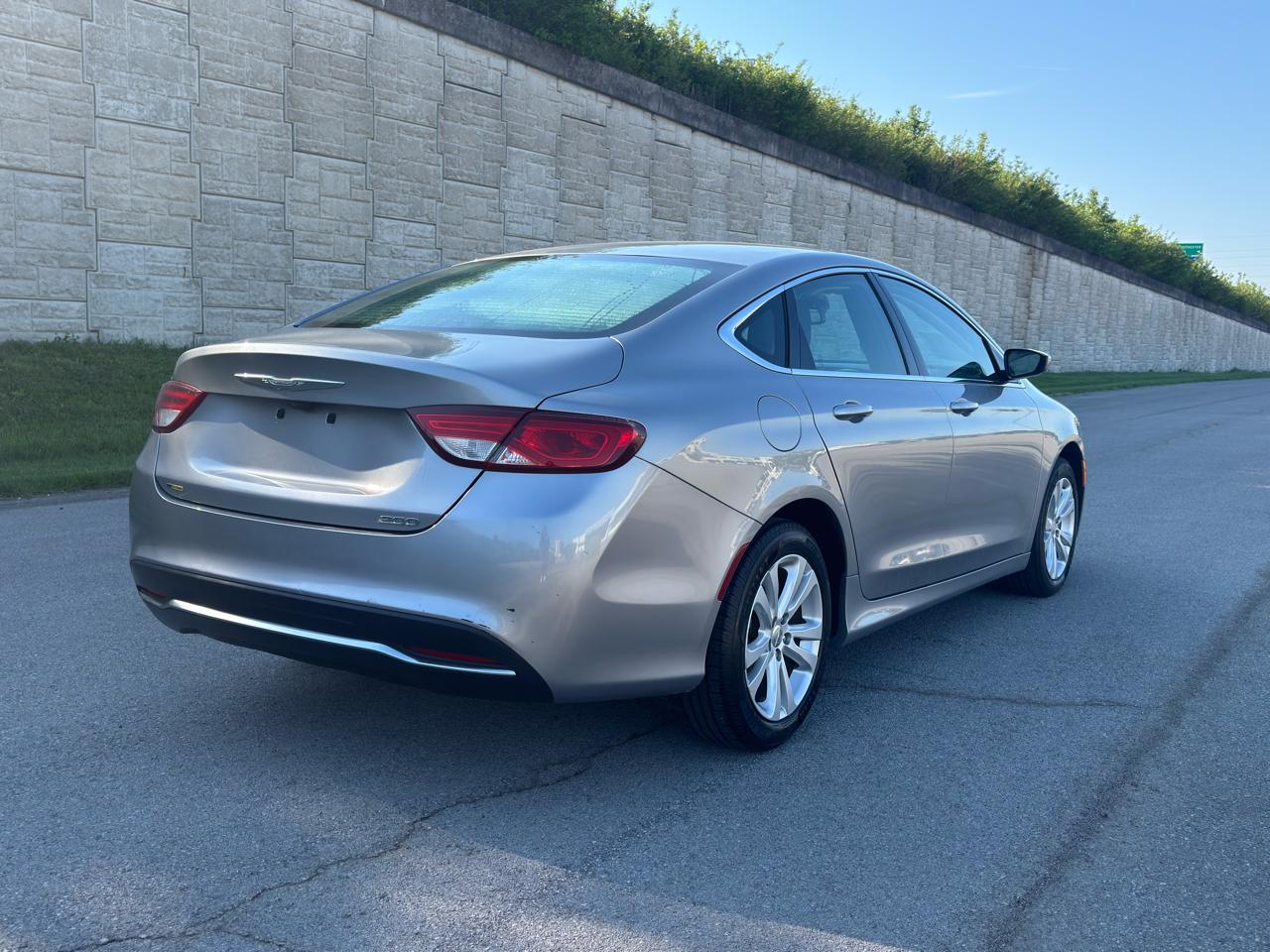 Chrysler 200 Limited FWD 2017