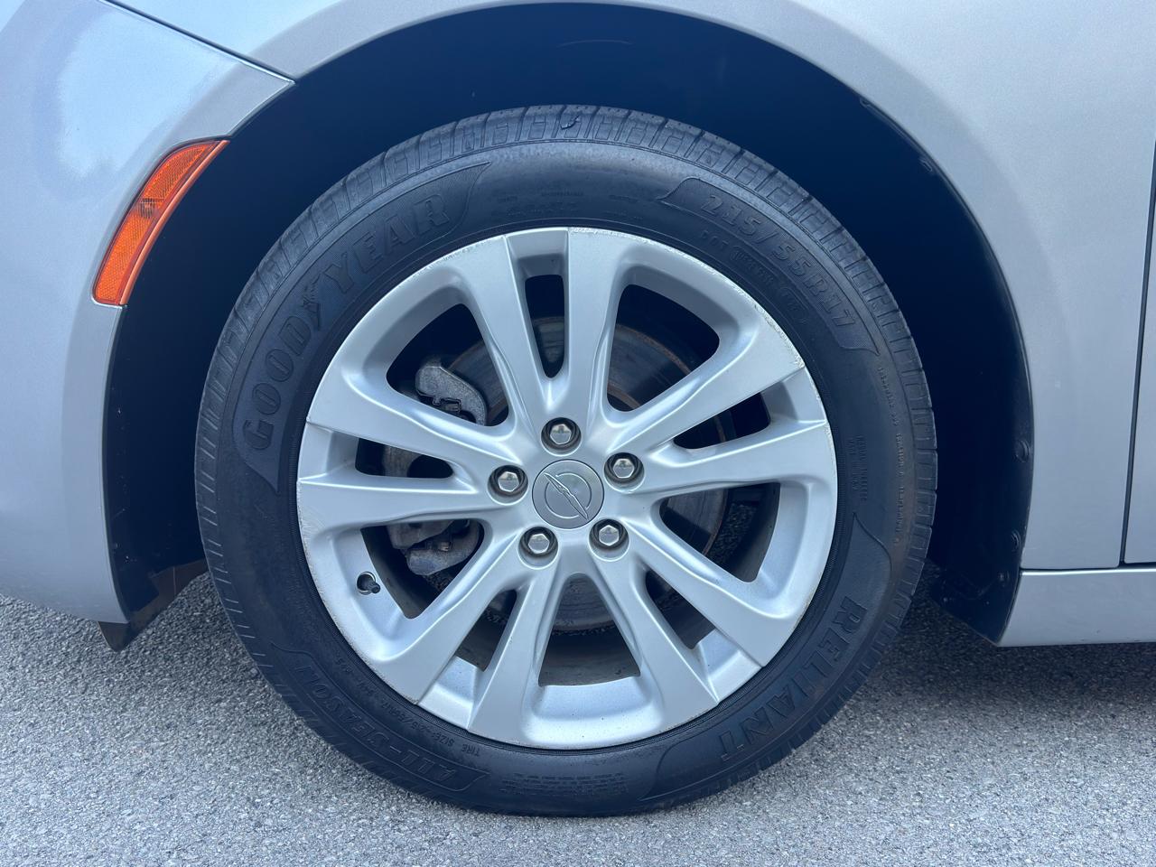 Chrysler 200 Limited FWD 2017