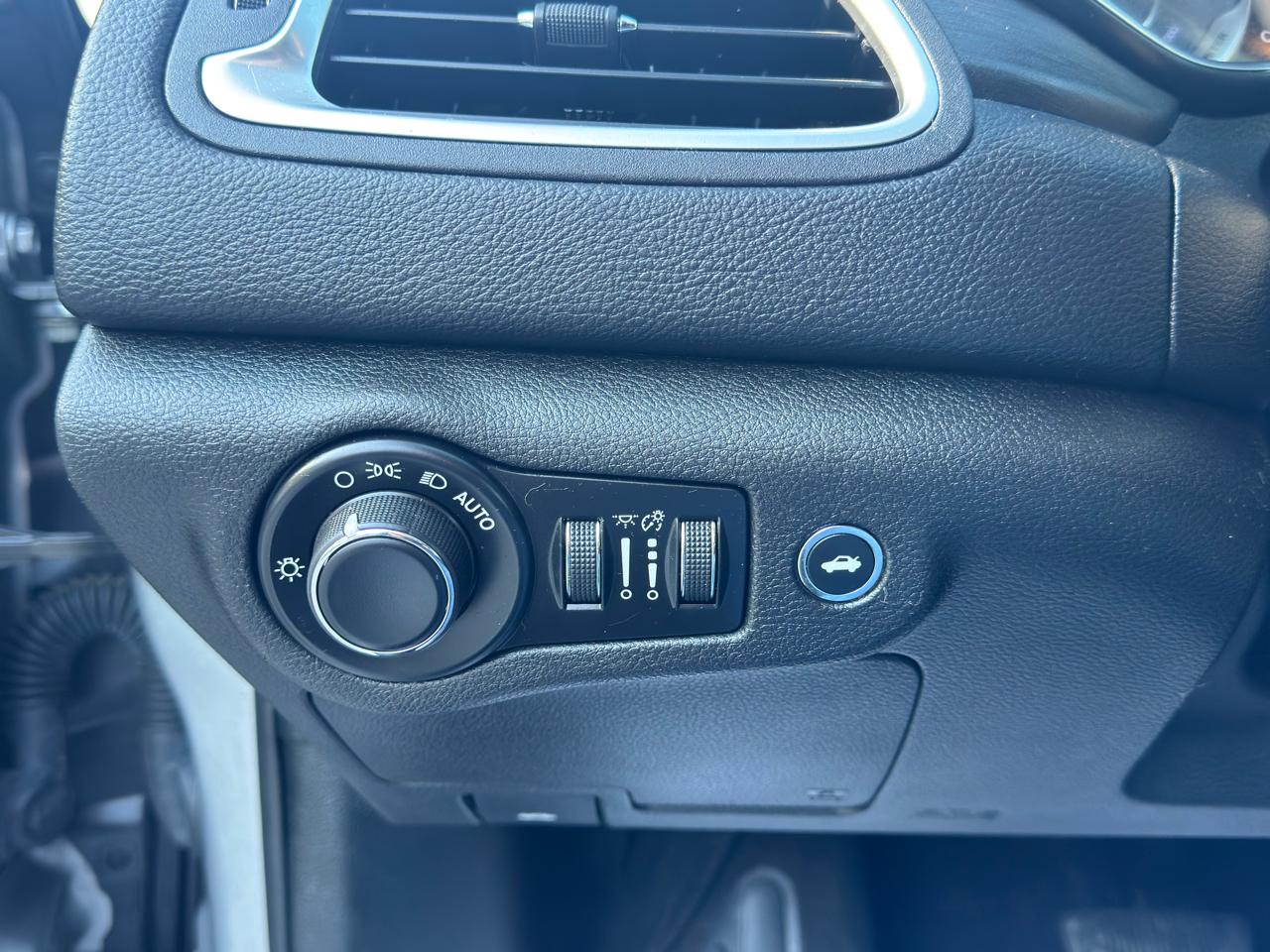 Chrysler 200 Limited FWD 2017