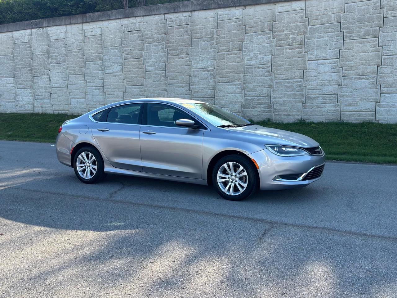 Chrysler 200  2017