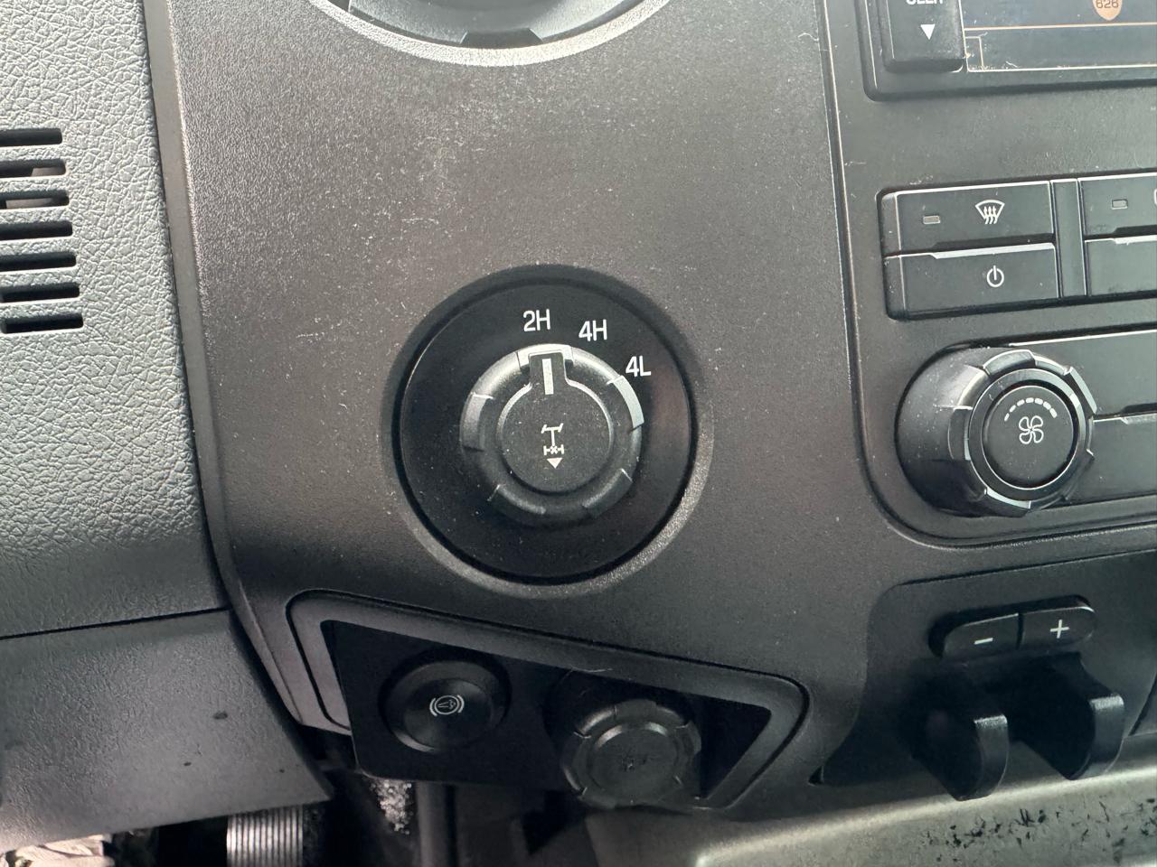 Ford Super Duty F-250 SRW  2015