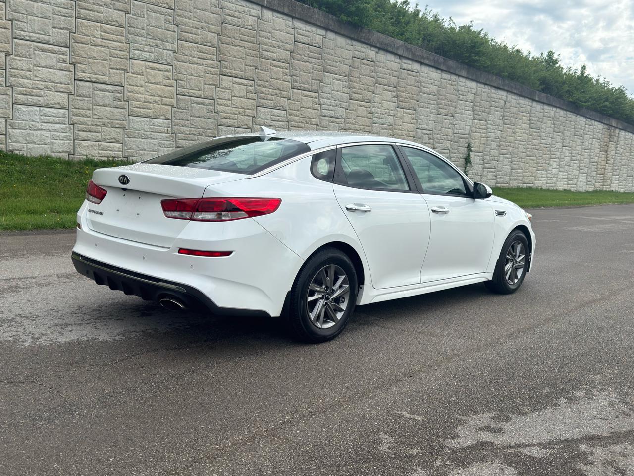 Kia Optima  2019
