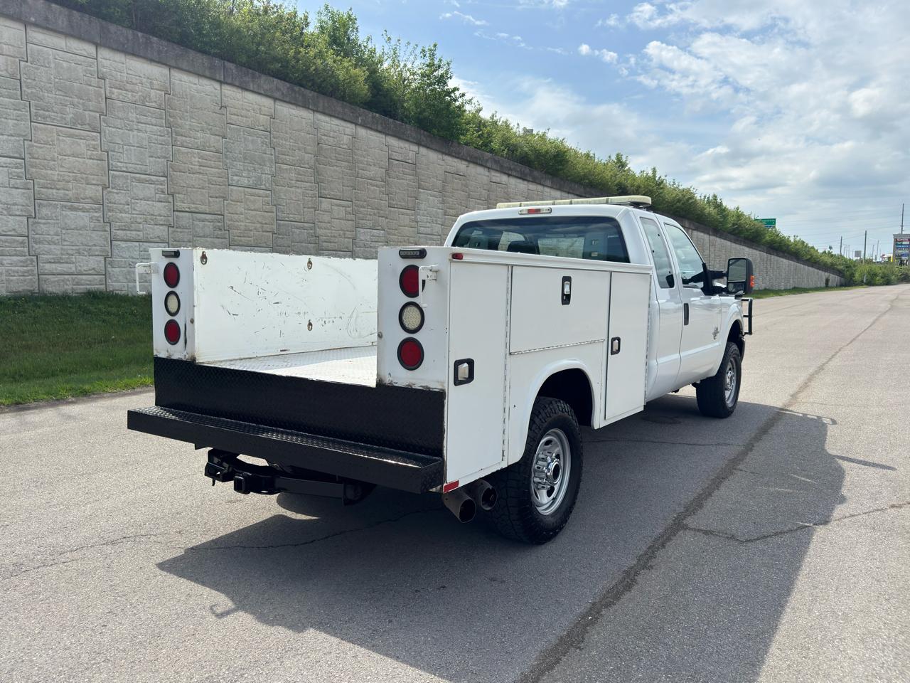 Ford Super Duty F-350 SRW  2015