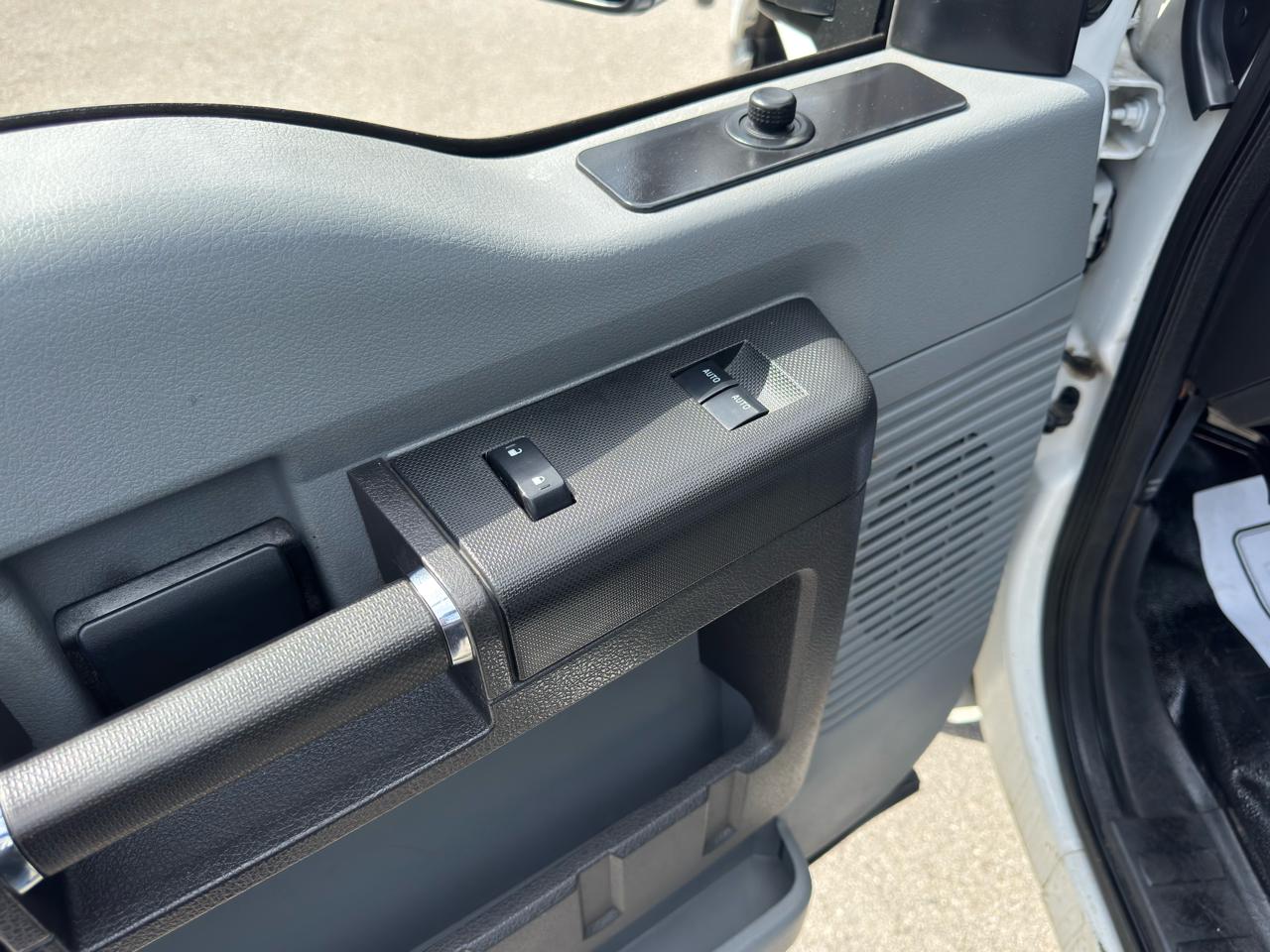 Ford Super Duty F-350 SRW  2015